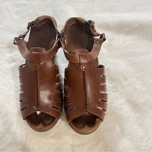 Dansko‎ Brown Leather Flats